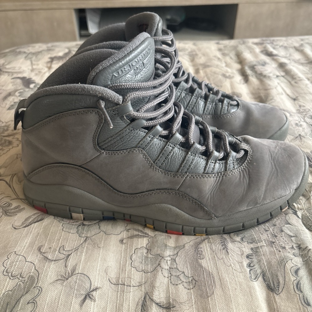 Jordan Men's Gray Sneakers